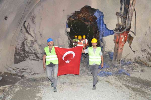 6,2 milyar TL'lik yol projesinin tünelinde ışık göründü