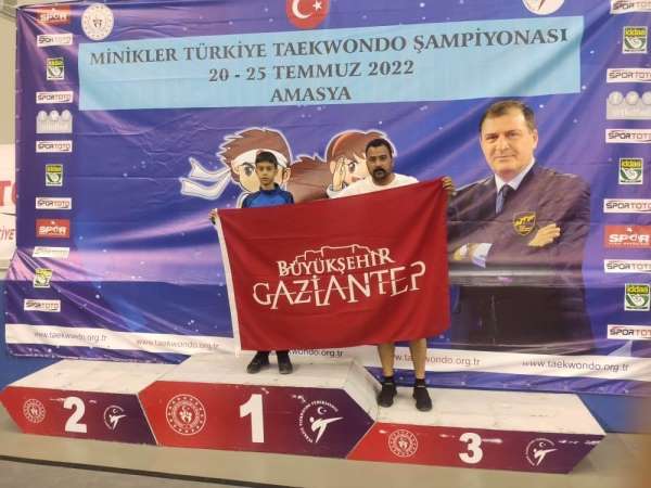 Büyükşehir spor kulübü sporcuları, Van, Hatay ve Amasya'da farklı kategorilerde dereceler aldı