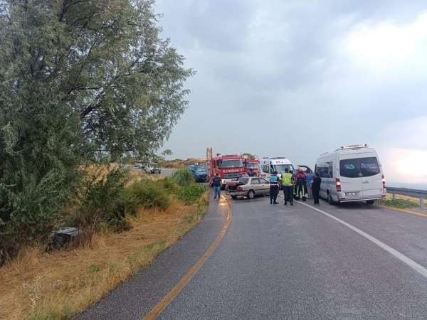 Denizli'de yağış sonrası kaygan zeminde zincirleme kaza: 9 yaralı