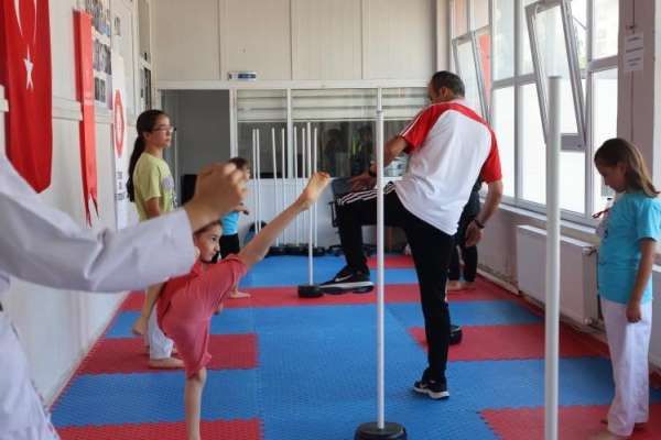 Bilecik'te yaz spor okullarında karate heyecanı sürüyor