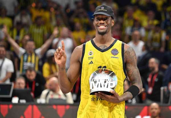 Phoenix Suns, Nigel Hayes-Davis'i kadrosuna kattı