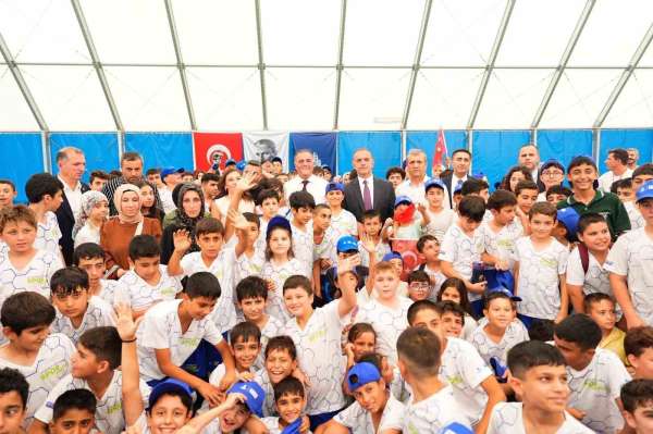 Sancaktepe'de Safa Tepesi Spor Tesisi yenilenen yüzüyle hizmete açıldı