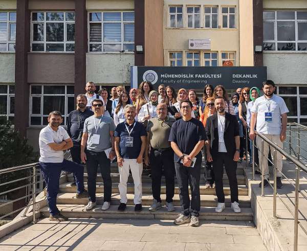 Atatürk Üniversitesinden yapay zekâ destekli bilimsel araştırmalarda öncü adım: Sistematik derleme çalıştayı b