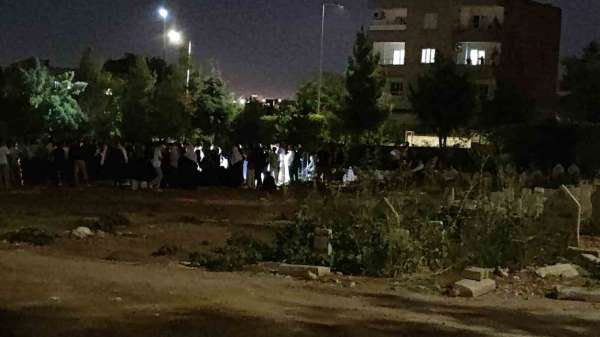 Batman'da mezarlıkta silahlı saldırı: Baba, oğlu ve yeğeni öldü