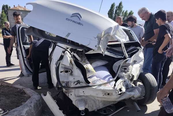 Hakkari'de üç ayrı trafik kazası: 1 ölü, 7 yaralı