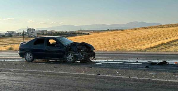 İki otomobilin çarpıştığı kazada 4 kişi yaralandı