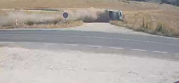 Kaza anının güvenlik kamerası görüntüleri görenleri dehşete düşürdü