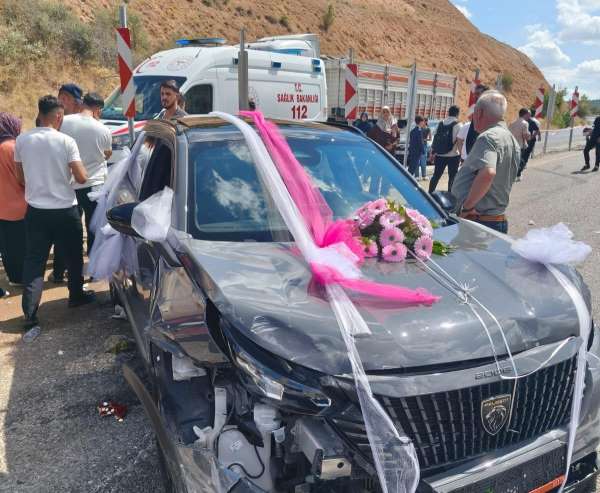 Malatya'da düğün konvoyunda kaza: 9 yaralı