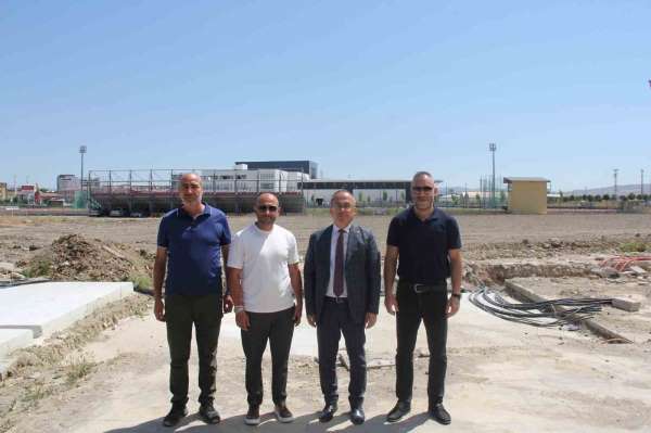 Sivas'a modern futbol sahası