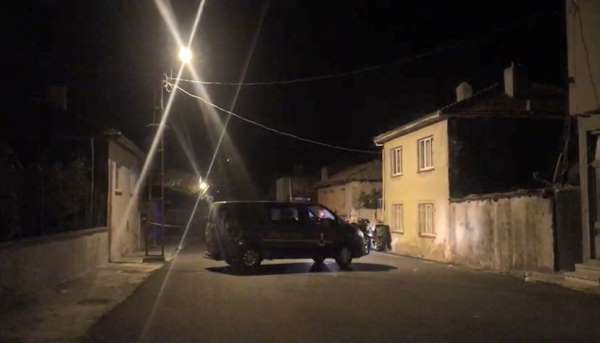 Yaşlı çift evlerinde bıçaklanarak öldürüldü 