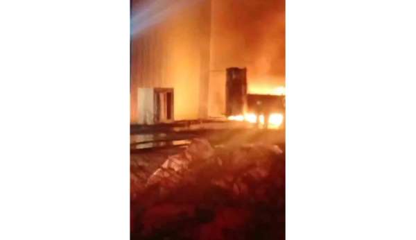 Kocaeli'de asfalt eritme tankında patlama: 2 yaralı