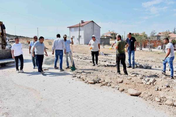 Emet Belediyesinden Sanayi Sitesi'nde parke taşı döşeme çalışması