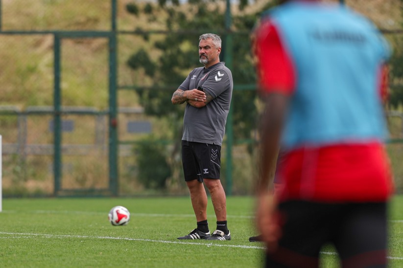 Reis, talebelerini zorlu mücadele için hazırlıyor