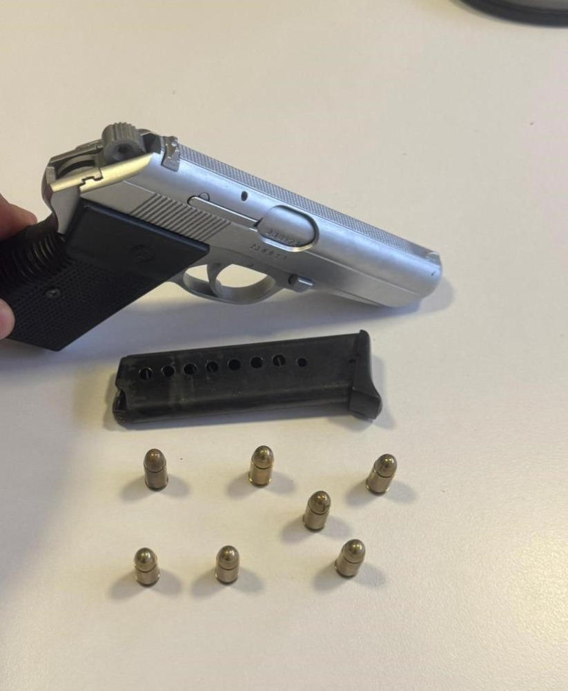 Cips paketinden uyuşturucu çıktı, silahlar ele geçirildi