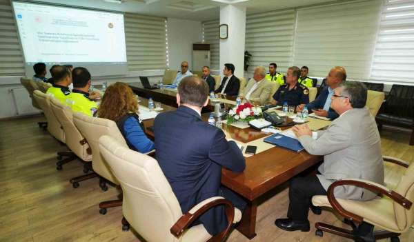 Sinop'ta şehir içi trafik levhaları sadeleşiyor