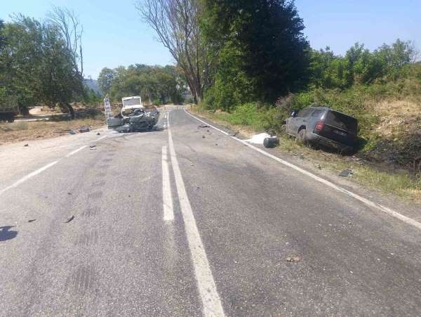 Manisa'da feci kaza: 2 kardeş hayatını kaybetti, 2 kişi yaralandı