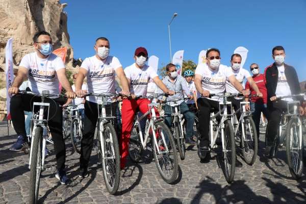 Nevşehir'de Avrupa Spor Haftası etkinlikleri kapsamında 7'den 70'e herkes bisikl