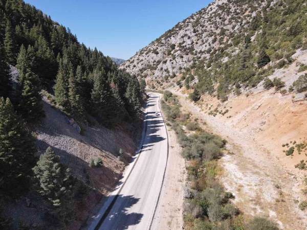 Konya Büyükşehir bu yıl Derebucak'a 13,4 kilometre mahalle yolu kazandırdı