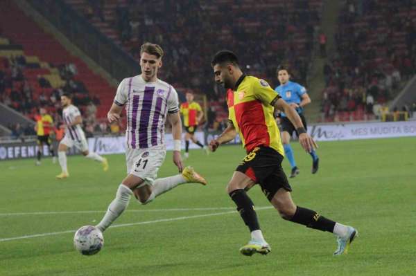 Göztepe'de Yunus Emre, performansıyla dikkat çekiyor