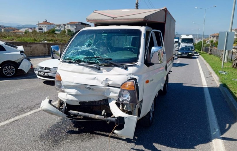 Samsun'da ana yola çıkan büyükbaş hayvan kazaya neden oldu: 1 yaralı