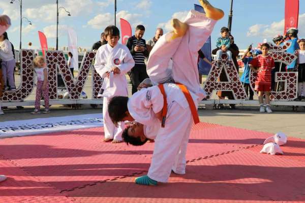 Avrupa Spor Haftası'nda Ağrı'da farklı branşlarda gösteriler düzenlendi