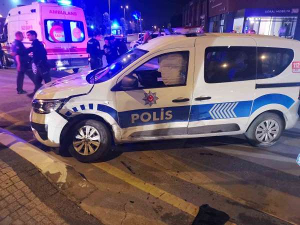 Sakarya'da 'dur' ihtarına uymayıp kaçtılar, 4 polisin kazada yaralanmasına sebep oldular