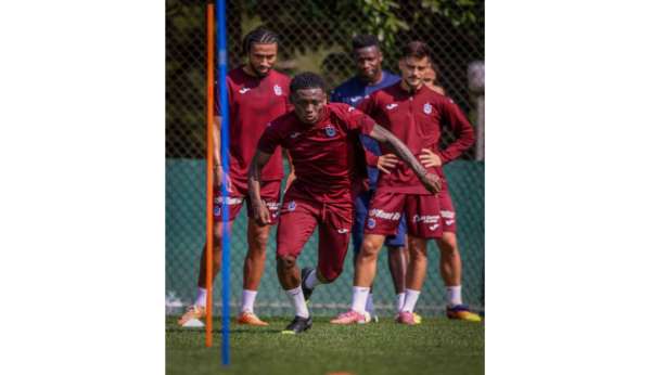 Trabzonspor, Fatih Karagümrük maçı için İstanbul'a hareket etti