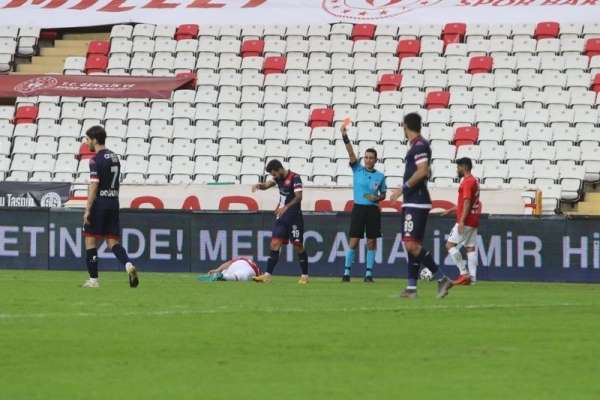 Antalyaspor'a son 2 haftada 3 kırmızı kart 