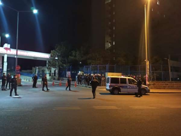 Başkent'te hastaneye taşlı saldırı: 20 gözaltı 