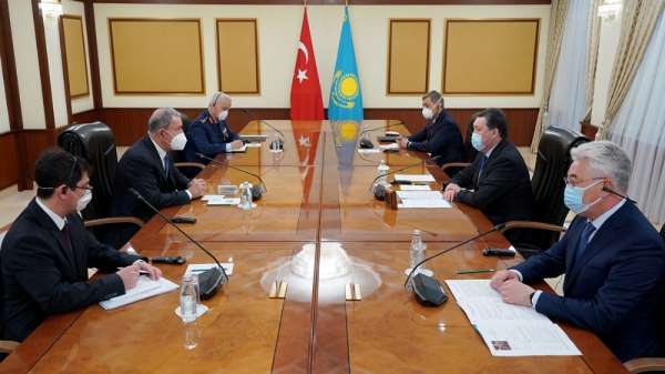 Milli Savunma Bakanı Akar, Kazakistan Başbakanı Mamin ile görüştü 