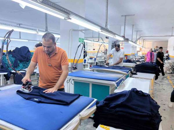 Nusaybin'de devlet destekli tekstil atölyelerinde binlerce kişi istihdam ediliyor