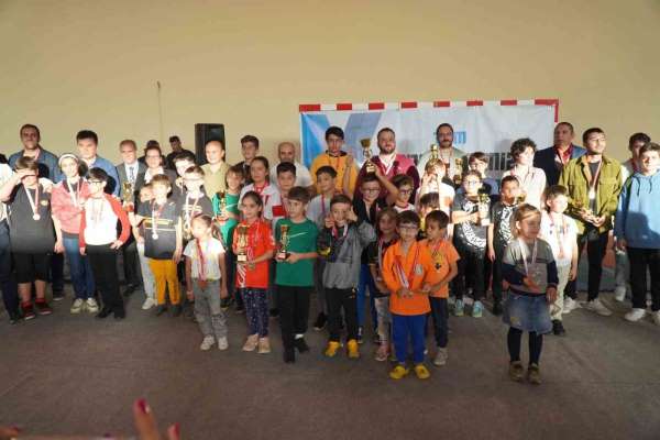 Satrancın şampiyonları Altınova'da belli oldu