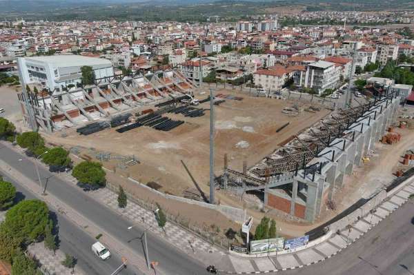 Soma Stadyumu'nda çalışmalar devam ediyor