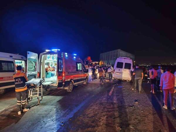 15 kişinin yaralandığı kazada yaralanan genç kız verdiği yaşam mücadelesini kaybetti