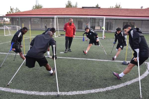 Kazada engelli oldu, futbolla hayata döndü