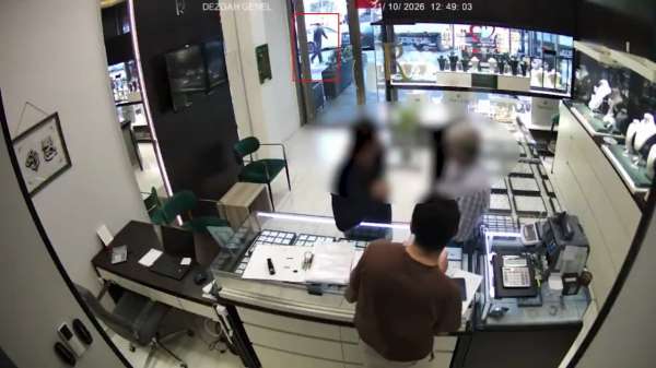 Esenyurt'ta kuyumcuya düzenlenen silahlı saldırının yeni görüntüsü ortaya çıktı
