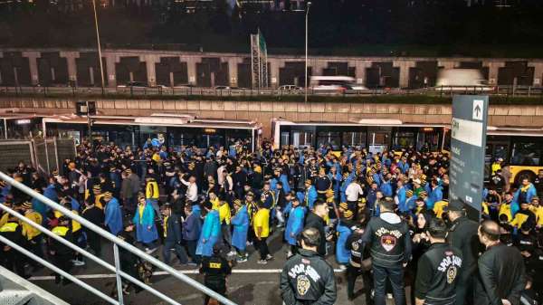 Fenerbahçe taraftarları, RAMS Park'a geldi