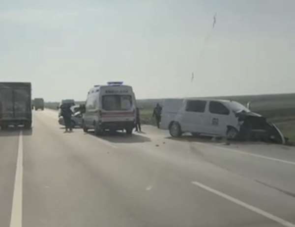 Gönen-Bandırma yolunda trafik kazasında 3 kişi yaralandı