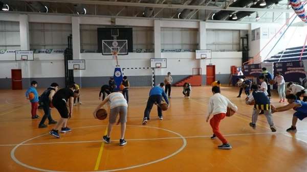 Kağıthane'de kış spor okullarına yoğun ilgi