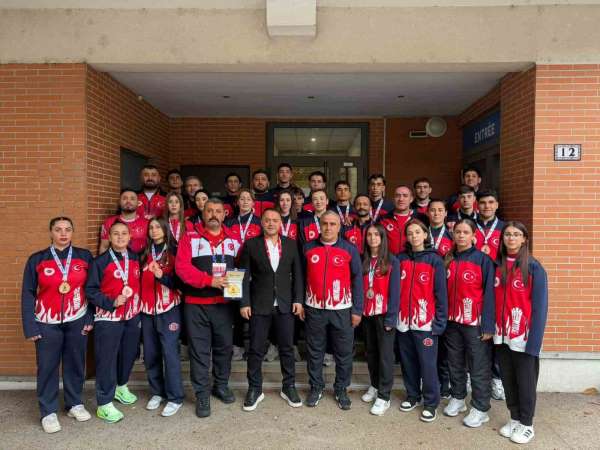 Kayserili sporcular Paris'ten 3 madalyayla döndü