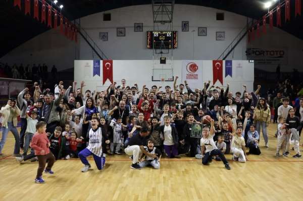 Kütahya Belediyespor, Uşak temsilcisini 69-65 mağlup etti