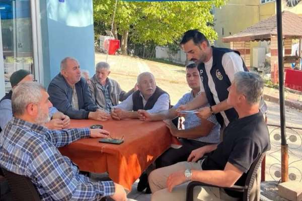 Sinop'ta polis ekiplerinden vatandaşlara bilgilendirme çalışması