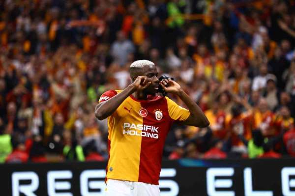 Victor Osimhen, Fenerbahçe'ye karşı gol sayısını 5 yaptı