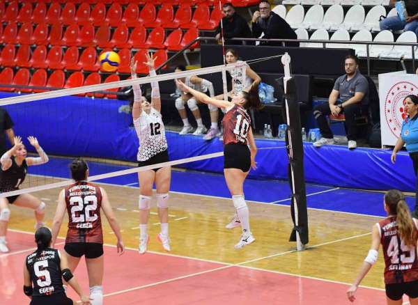 Yunusemre'nin Sultanları Altay'ı 36-34'lük setle geçti