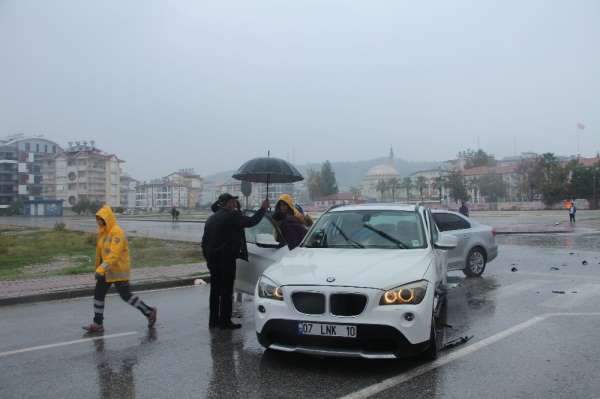 Antalya'da trafik kazası: 1 yaralı 