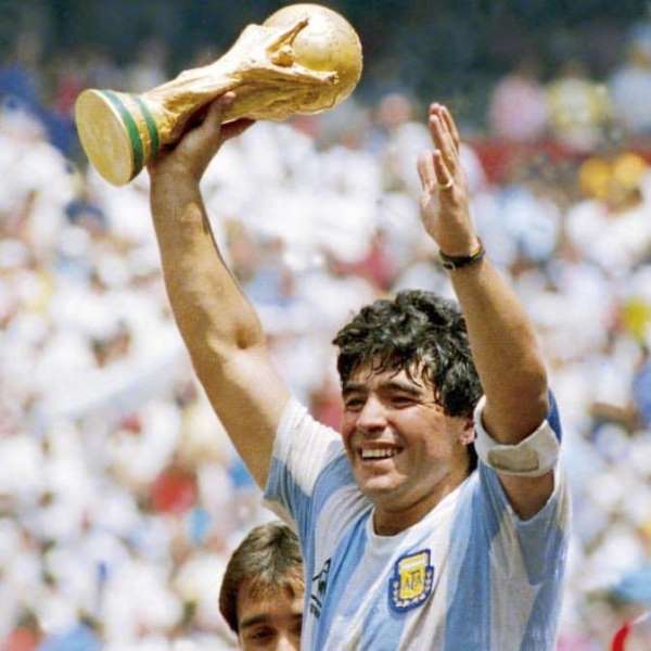 Kayserispor'dan Maradona paylaşımı 