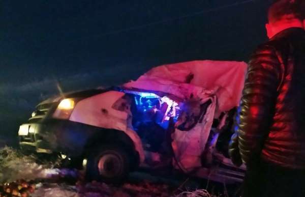 Yüksekova'da trafik kazası: 1 ölü, 1 yaralı 