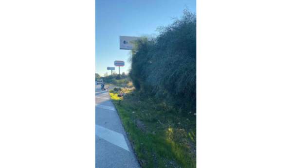 Kazada motosikletiyle şarampole yuvarlanan sürücüyü itfaiye eri buldu