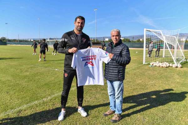 Volkan Demirel, '5. Uluslararası Mersin Maratonu'na kayıt yaptırdı