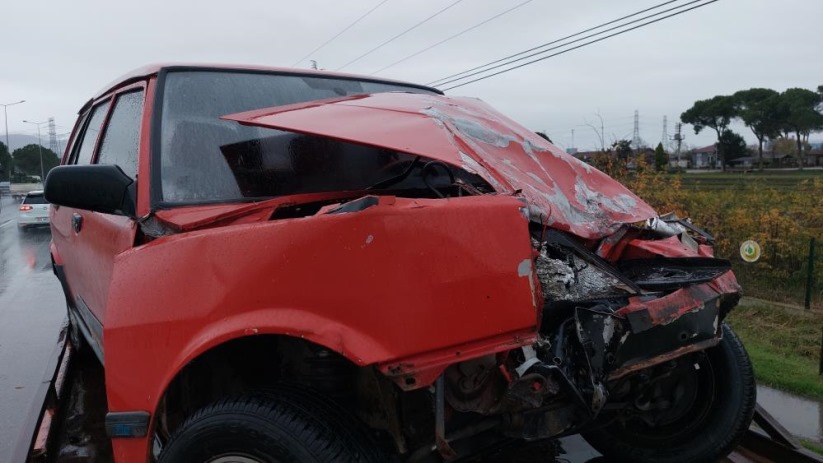 Samsun'da kamyon ile otomobil çarpıştı: 2 yaralı